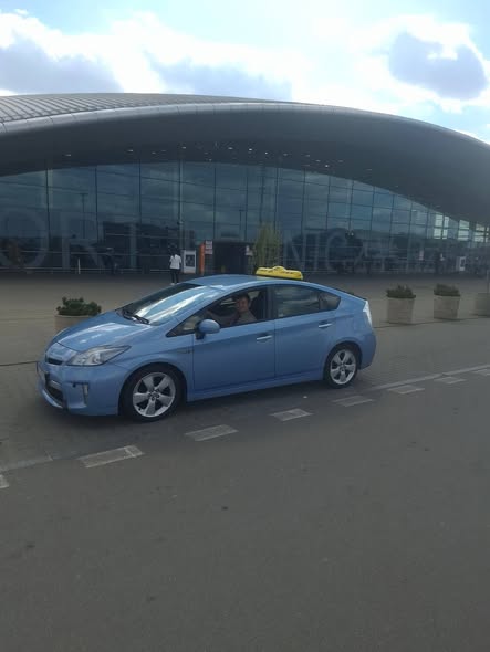 Jola Taxi — jesteśmy tam, gdzie nas potrzeba. Lotnisko, szybki kurs, codzienne sprawy